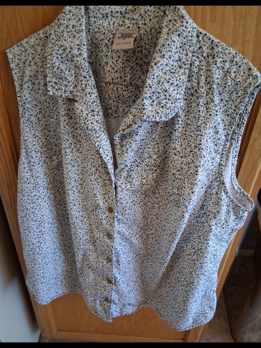 High Sierra Women's Sleeveless Summer Top 2XL Small Floral Pattern